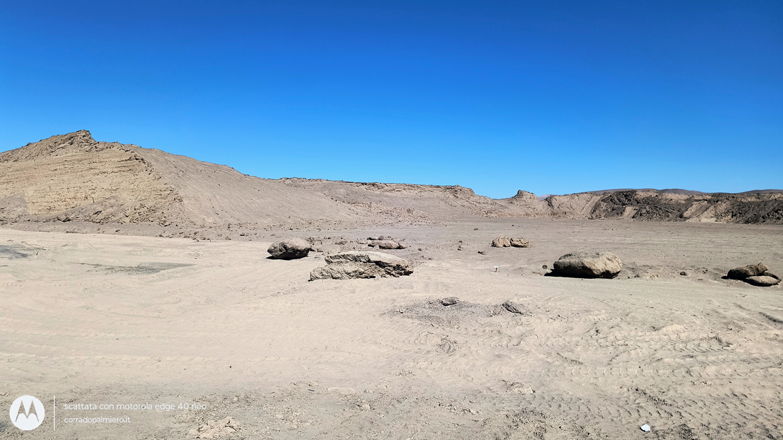 Paesaggio desertico nei pressi di Humberstone Paesaggio desertico nei pressi di Humberstone