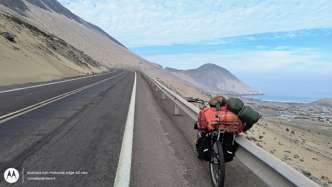 La Ruta 1 tra le montagne e il Pacifico La Ruta 1 tra le montagne e il Pacifico