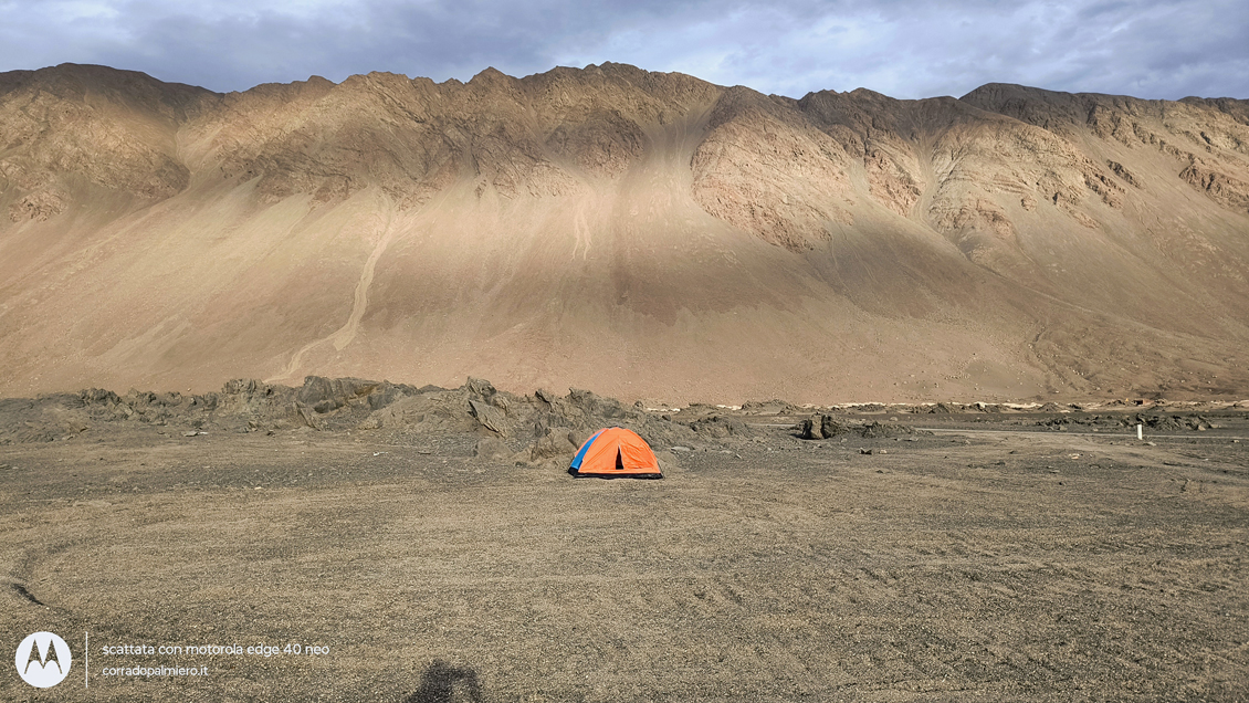 Paesaggio montuoso del deserto di Atacama Paesaggio montuoso del deserto di Atacama