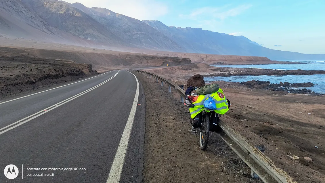 La Ruta 1 lungo la costa del Pacifico verso Tocopilla