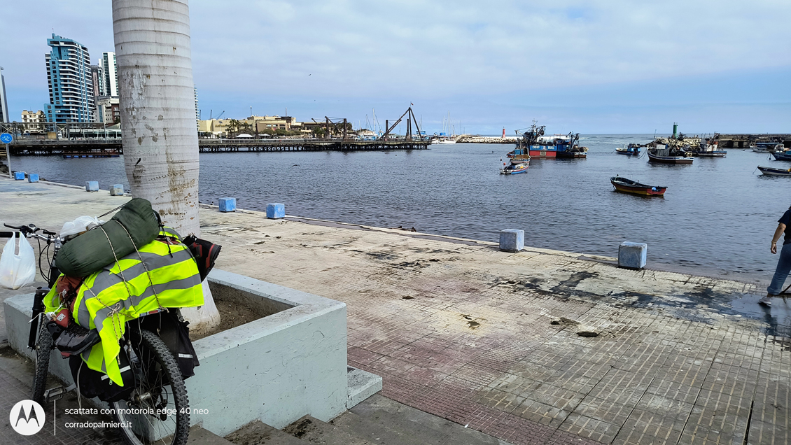La bicicletta sul lungomare di Antofagasta