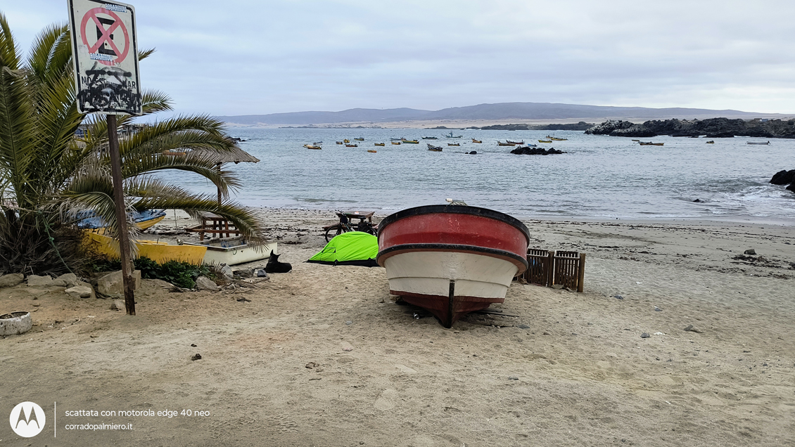 La tenda sulla spiaggia di Caleta Barranquilla